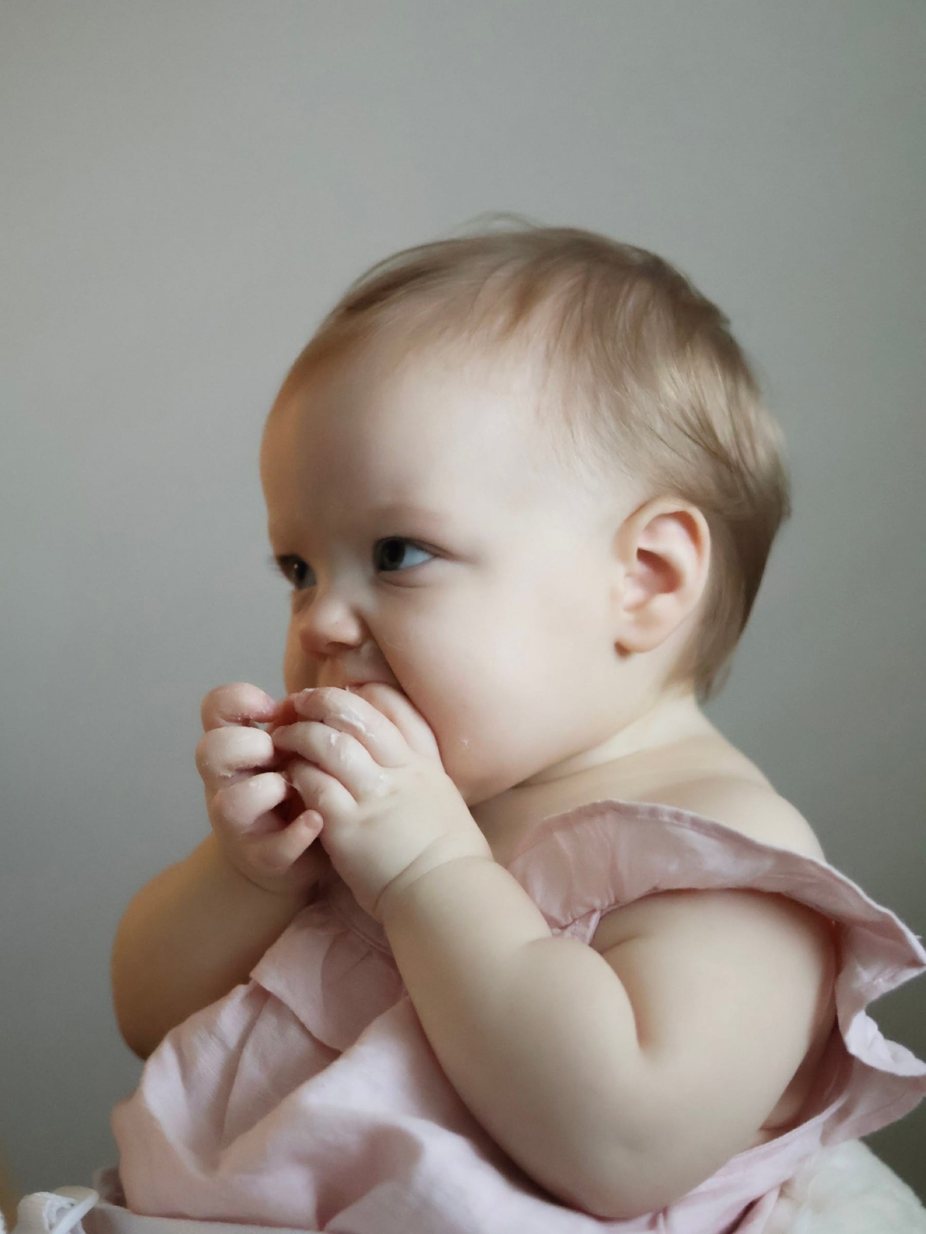 Emma, 12-Month Milestone in Home Studio (photo 13)